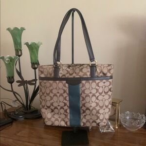 Coach Stylish y2k Tan and Blue Tote Bag 224